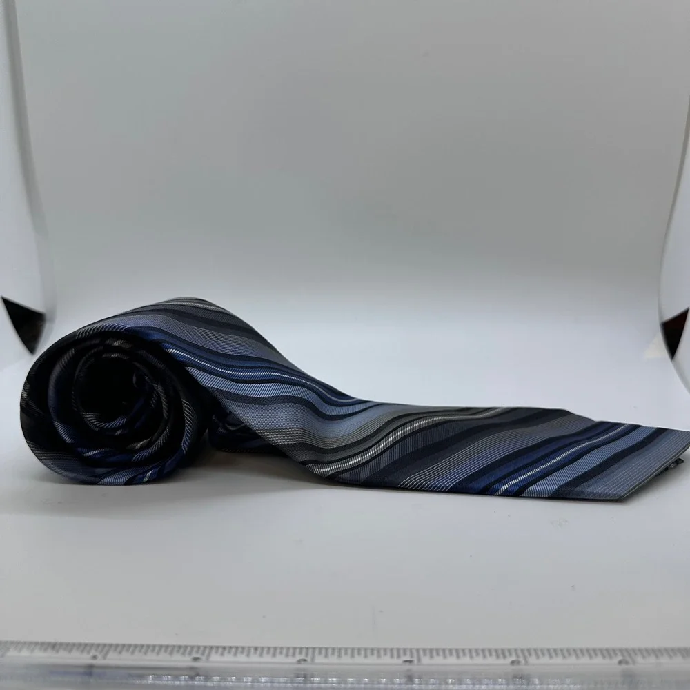 ck Calvin Klein‎ Silk Sophisticated Necktie Striped Blue Gray Business Career